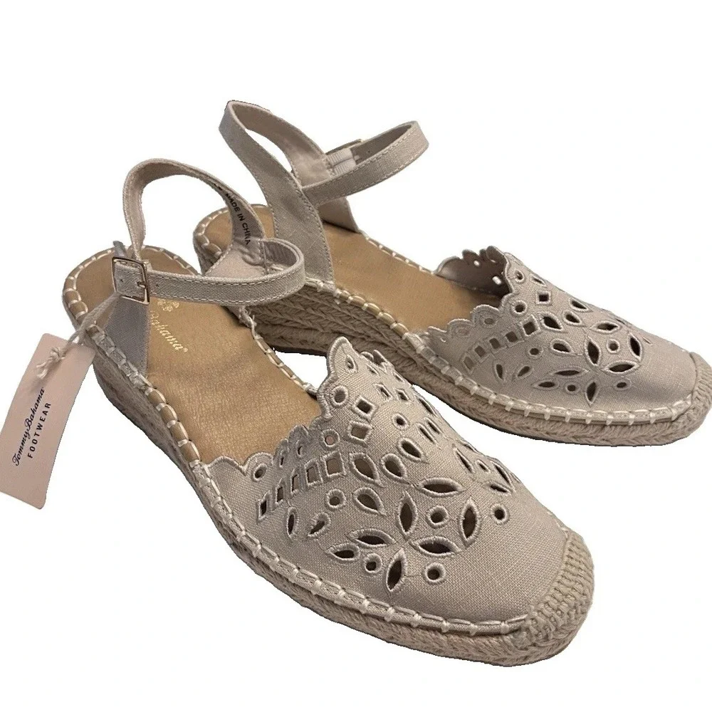 New TOMMY BAHAMA 7.5 Sandal Daphne Espadrille Wedge Eyelet Broderie Anglaise Tan